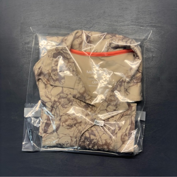 Macade Golf Concept Taylor Flower Beige Camp Polo Shirt Men's Sz L - Picture 9 of 9